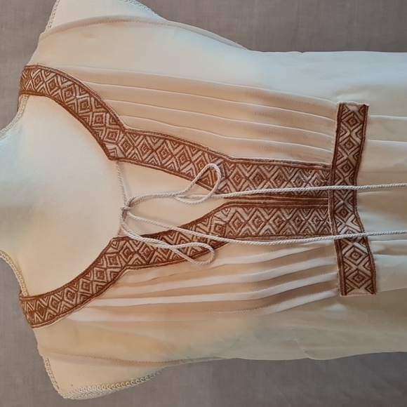 Brown/Cream embellished bodice Blue Bird Sz M Aztec design Crepe like material - Picture 2 of 5